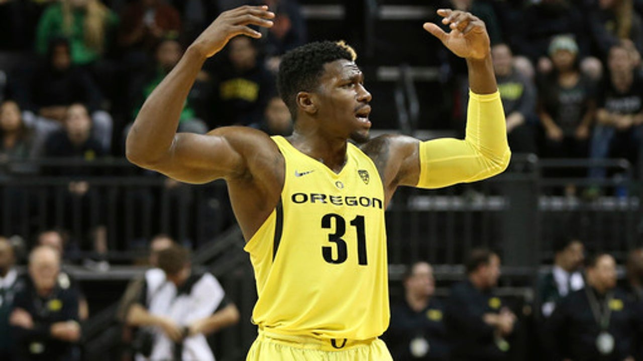 Ennis scores 18 as No. 23 Oregon rallies past Boise St 68-63